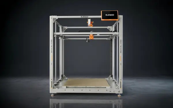 Elegoo Orange Storm GIGA büyük hacimli 3D yazıcı; geniş baskı hacmi ve hızlı prototip üretimi için Gösteri Woodworks tesisindeki endüstriyel 3D baskı çözümü.